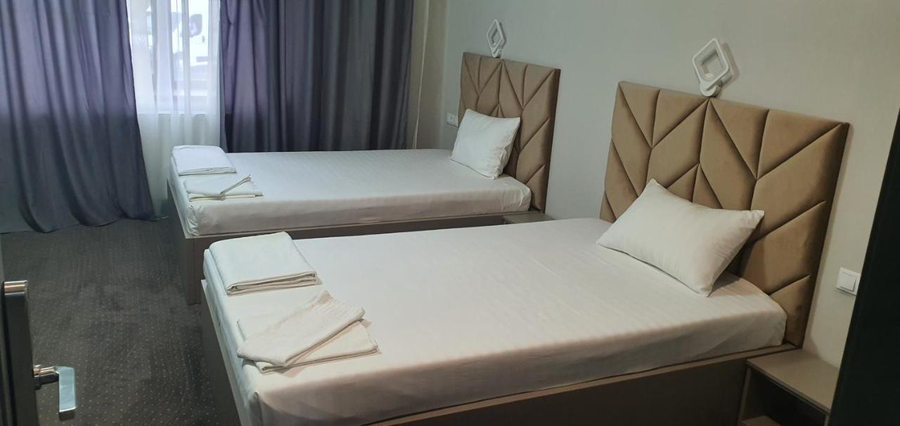 Casa Achim Hotel Бая Маре Екстериор снимка